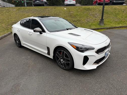 2022 Kia Stinger GT1