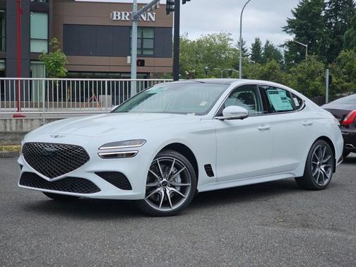 Uyuni White 2026 Genesis G70 2.5T Prestige
