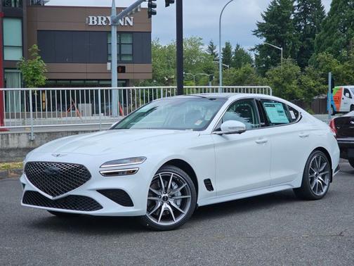 Uyuni White 2026 Genesis G70 2.5T Prestige
