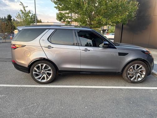 2020 Land Rover Discovery Landmark