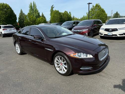 2015 Jaguar XJ Base