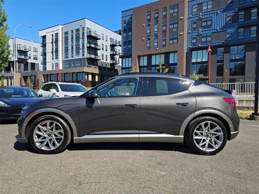 2024 Genesis GV60 Advanced