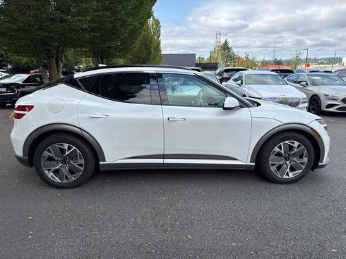 2024 Genesis GV60 Standard