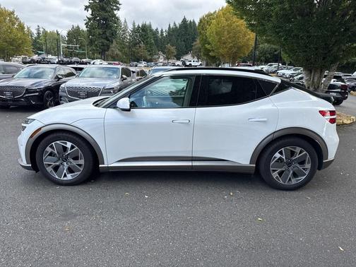 2024 Genesis GV60 Standard