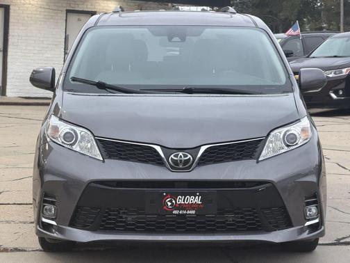 2018 Toyota Sienna XLE