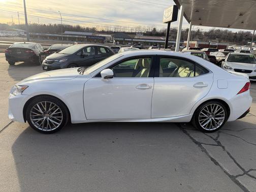 2016 Lexus IS 300 Base