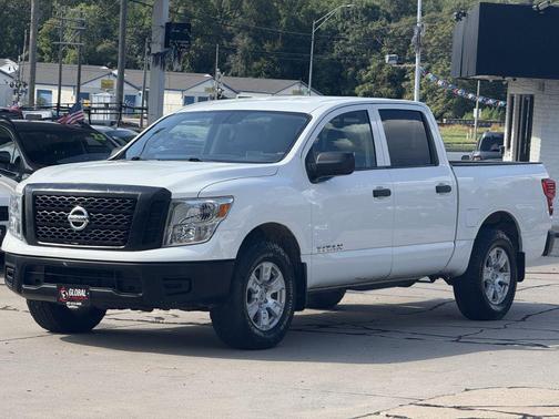 2017 Nissan Titan S