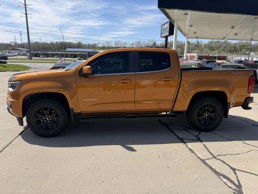 ORANGE 2017 Chevrolet Colorado LT