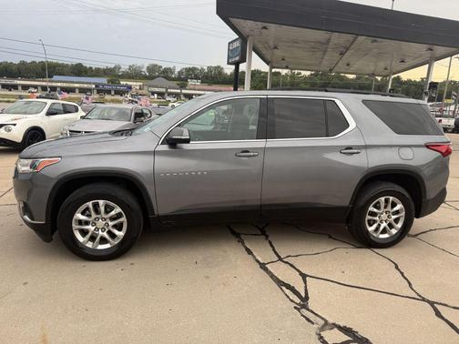 2021 Chevrolet Traverse LT Cloth