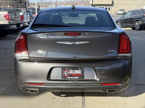 2018 Chrysler 300 Touring