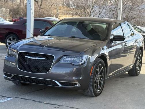 2018 Chrysler 300 Touring