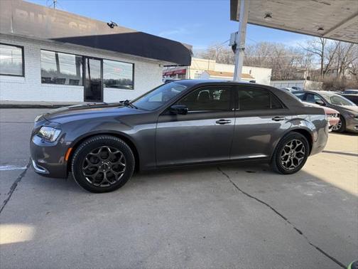 2018 Chrysler 300 Touring