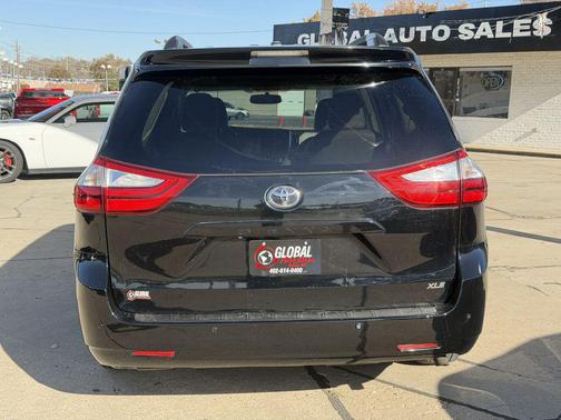 2015 Toyota Sienna XLE