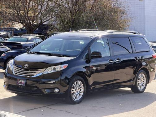 2015 Toyota Sienna XLE