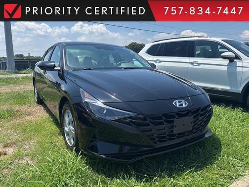 2022 Hyundai ELANTRA SE