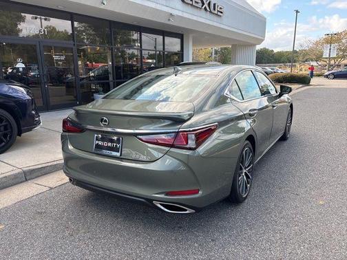 2025 Lexus ES 350 Base