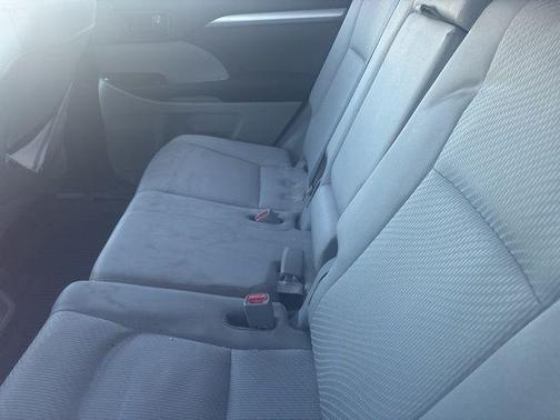 2017 Toyota Highlander LE