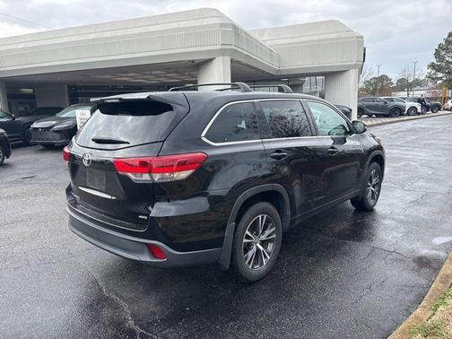 2017 Toyota Highlander LE