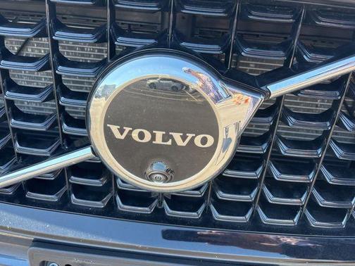 2025 Volvo XC60 B5 Ultra