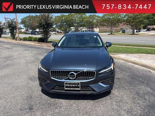2022 Volvo S60 B5 Inscription