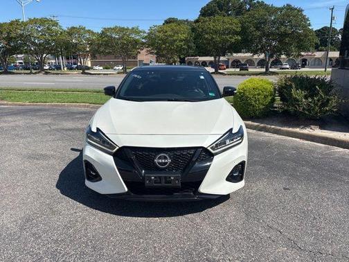 2023 Nissan Maxima SR
