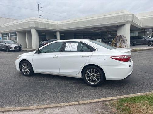 2016 Toyota Camry SE