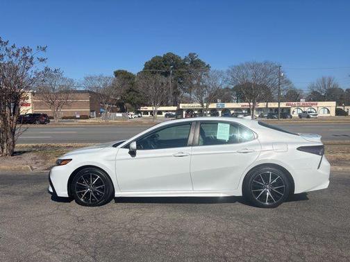 2023 Toyota Camry SE