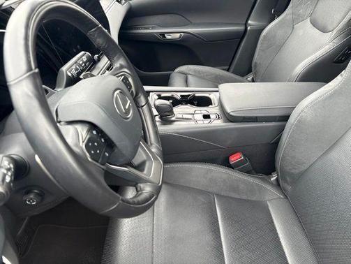 Nori Green Pearl 2025 Lexus RX 450h+ Luxury
