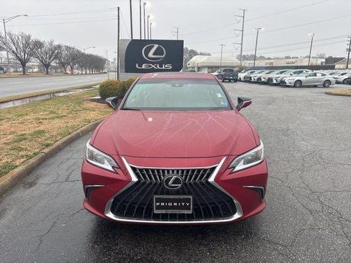 2025 Lexus ES 300h Luxury