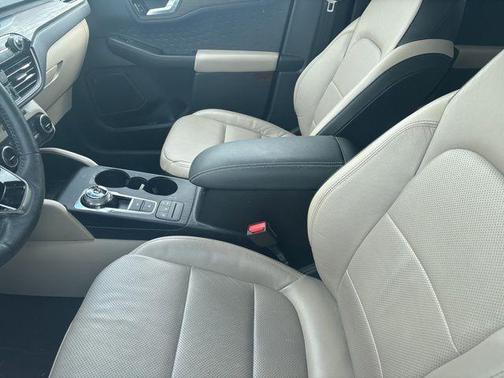 2020 Ford Escape Titanium Hybrid