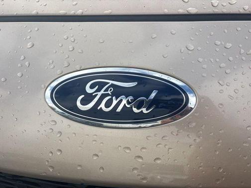 2020 Ford Escape Titanium Hybrid