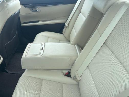 2017 Lexus ES 350 Base