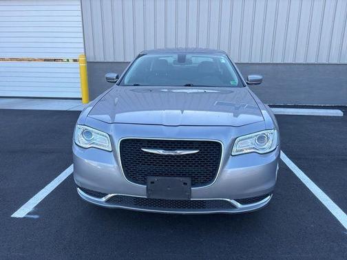 2016 Chrysler 300 Limited