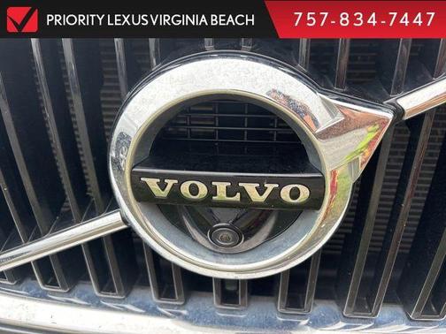 2018 Volvo XC90 T6 Momentum
