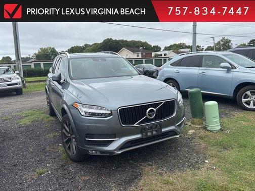 2018 Volvo XC90 T6 Momentum