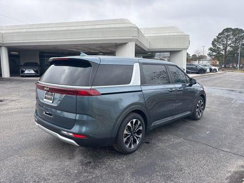 2022 Kia Carnival EX