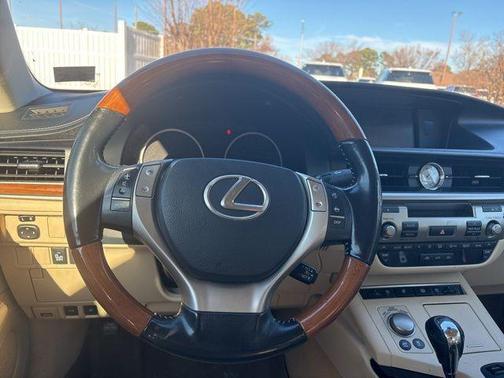 2013 Lexus ES 300h Base