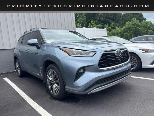 Moon Dust 2020 Toyota Highlander Hybrid Platinum
