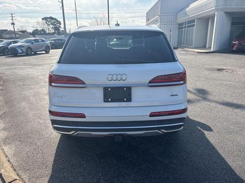 2023 Audi Q7 55 Premium Plus