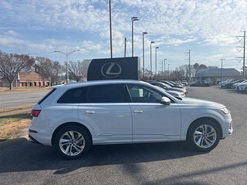 2023 Audi Q7 55 Premium Plus