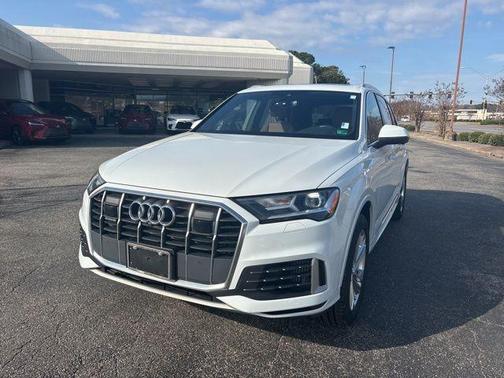 2023 Audi Q7 55 Premium Plus
