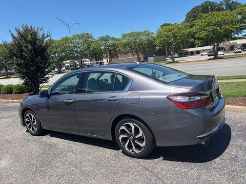 Modern Steel Metallic 2017 Honda Accord EX-L