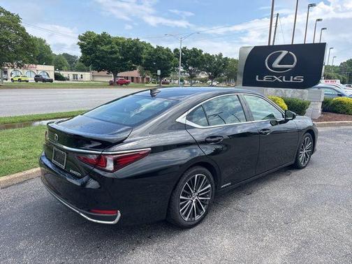 Obsidian Black 2022 Lexus ES 300h 300H