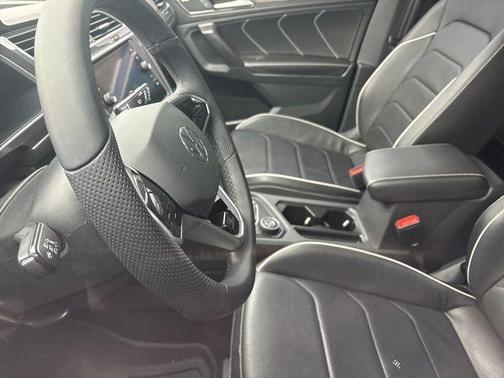 2022 Volkswagen Tiguan 2.0T SEL R-Line