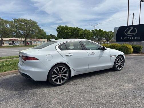 Yulong White 2020 Jaguar XE S