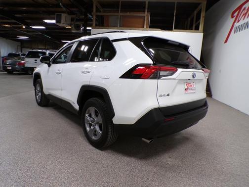 2022 Toyota RAV4 Hybrid XLE