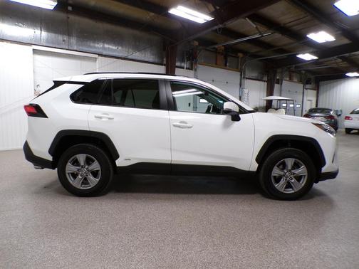 2022 Toyota RAV4 Hybrid XLE