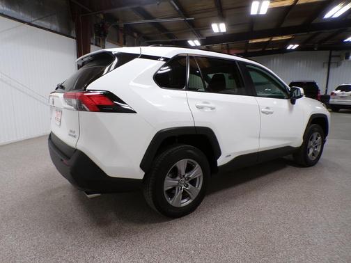 2022 Toyota RAV4 Hybrid XLE