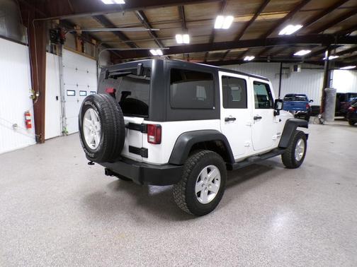 Bright White Clearcoat 2014 Jeep Wrangler Unlimited Sport