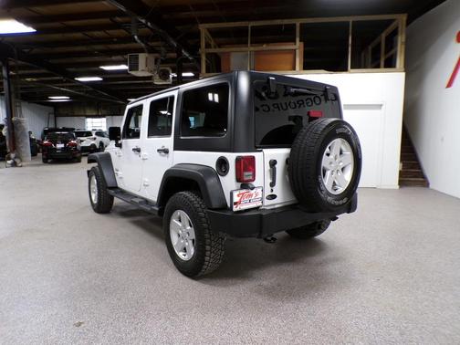 Bright White Clearcoat 2014 Jeep Wrangler Unlimited Sport